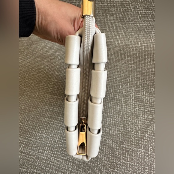 Remi and Reid LINDY WOVEN CELLPHONE OFF-WHITE (straps not included) crossbody - Picture 3 of 13